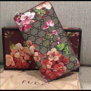 Gucci Bags - Authentic Gucci Blooms Zip Around Wallet Gucci Bags - Authentic Gucci Blooms Zip Around Wallet